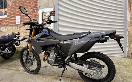Verleihmotorrad Suzuki DR-Z4S vom Händler H&K Motorsport - Bild 4