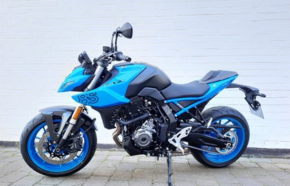 Leihmotorrad Suzuki GSX-8S