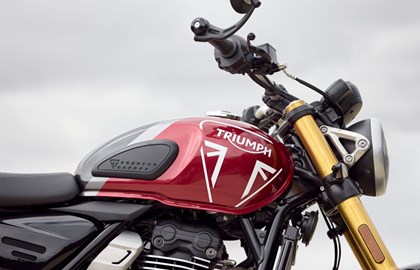 Leihmotorrad Triumph Speed 400 Leihmotorrad Triumph Speed 400
