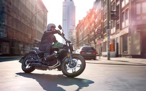 Verleihmotorrad Kawasaki Vulcan S vom Händler O wie M Motorräder | Nachf. Sven-Olaf Timm e.K. - Bild 4 Verleihmotorrad Kawasaki Vulcan S vom Händler O wie M Motorräder | Nachf. Sven-Olaf Timm e.K. - Bild 4