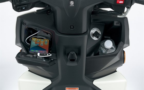 Verleihmotorrad Suzuki Avenis 125 vom Händler Motorrad Rubin GmbH & Co.KG - Bild 11 Verleihmotorrad Suzuki Avenis 125 vom Händler Motorrad Rubin GmbH & Co.KG - Bild 11