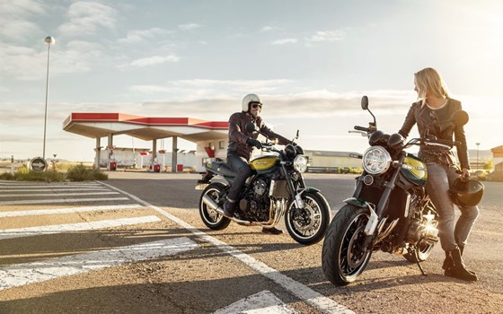 Verleihmotorrad Kawasaki Z900 RS vom Händler Motours Motorräder GmbH & Co. KG - Bild 7 Verleihmotorrad Kawasaki Z900 RS vom Händler Motours Motorräder GmbH & Co. KG - Bild 7
