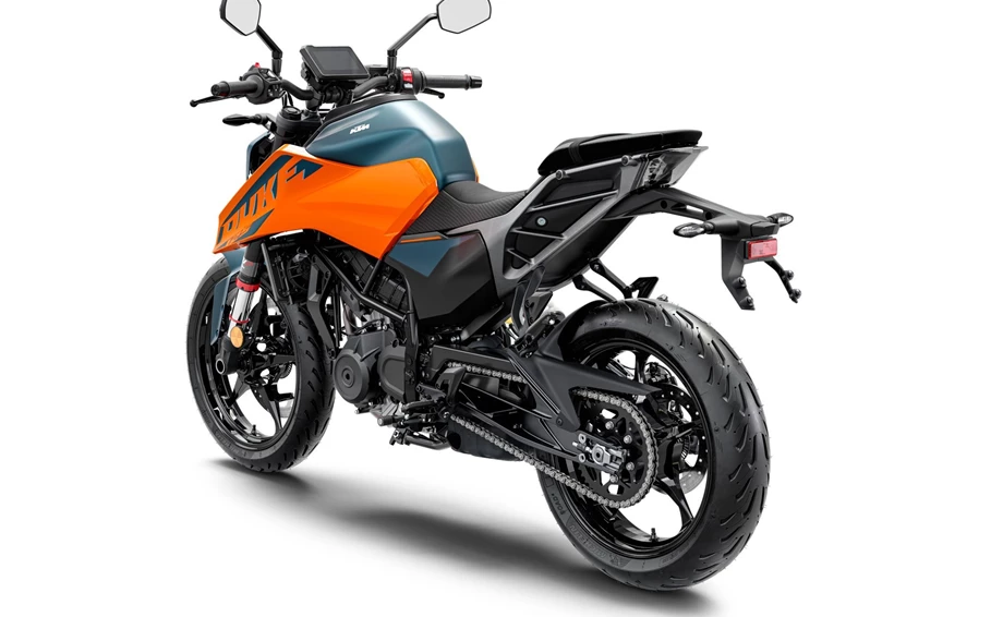 Verleihmotorrad KTM 125 Duke vom Händler MotoPro GmbH Bild 7: Verleihmotorrad KTM 125 Duke vom Händler MotoPro GmbH