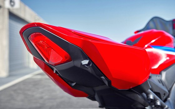 Verleihmotorrad Honda CBR650R E-Clutch vom Händler Bruhy Kraftfahrzeug GmbH - Bild 4