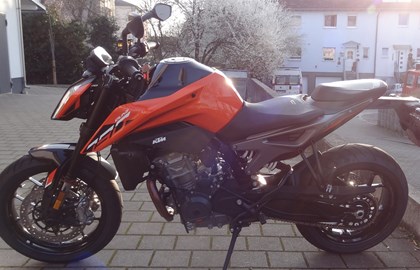 Leihmotorrad KTM 790 Duke L Leihmotorrad KTM 790 Duke L