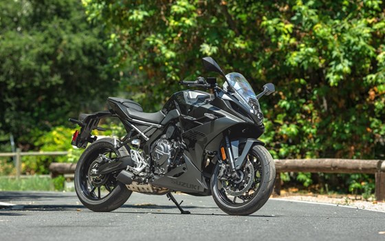 Verleihmotorrad Suzuki GSX-8R vom Händler Motorrad Rubin GmbH & Co.KG - Bild 12 Verleihmotorrad Suzuki GSX-8R vom Händler Motorrad Rubin GmbH & Co.KG - Bild 12
