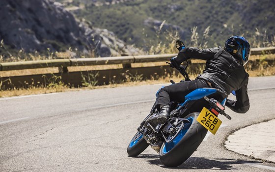 Verleihmotorrad Suzuki GSX-8S vom Händler Motorrad Rubin GmbH & Co.KG - Bild 13