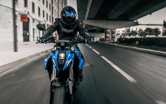 Verleihmotorrad Suzuki GSX-8S vom Händler Motorrad Rubin GmbH & Co.KG - Bild 14
