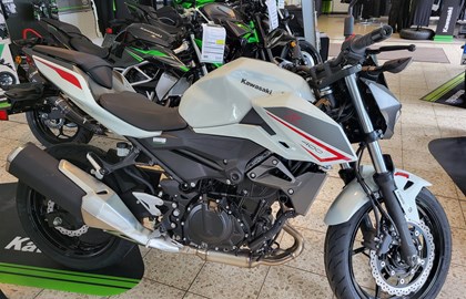Leihmotorrad Kawasaki Z 400