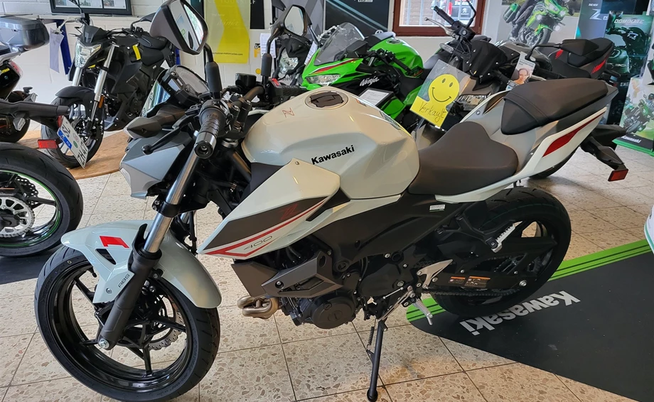 Verleihmotorrad Kawasaki Z 400 vom Händler Zweirad- Technik Herzog Bild 3: Verleihmotorrad Kawasaki Z 400 vom Händler Zweirad- Technik Herzog