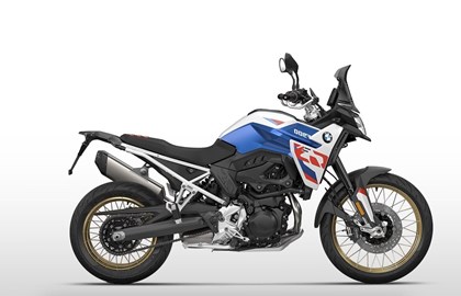 Leihmotorrad BMW F 900 GS