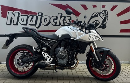 Moto de location Suzuki GSX-8S