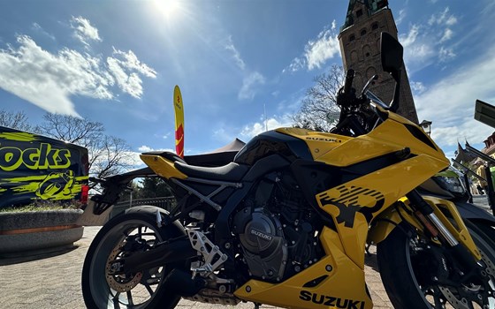 Verleihmotorrad Suzuki GSX-8R vom Händler Motorrad Naujocks - Bild 1 Verleihmotorrad Suzuki GSX-8R vom Händler Motorrad Naujocks - Bild 1