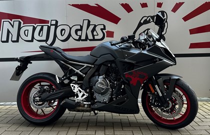Leihmotorrad Suzuki GSX-8R