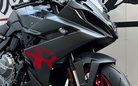 Verleihmotorrad Suzuki GSX-8R vom Händler Motorrad Naujocks - Bild 3