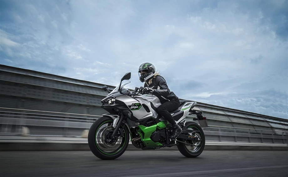 Verleihmotorrad Kawasaki Z7 Hybrid vom Händler Lietz Motorradtechnik Bild 2: Verleihmotorrad Kawasaki Z7 Hybrid vom Händler Lietz Motorradtechnik