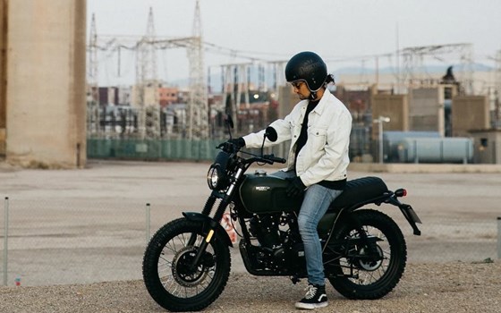 Verleihmotorrad Brixton Felsberg 125 vom Händler Fahrzeughaus Engelhardt GmbH - Bild 2 Verleihmotorrad Brixton Felsberg 125 vom Händler Fahrzeughaus Engelhardt GmbH - Bild 2