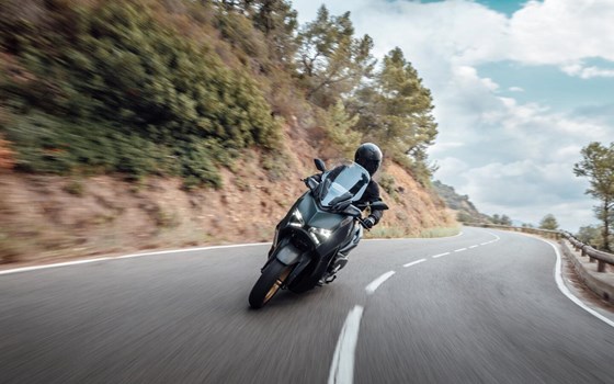 Verleihmotorrad Yamaha XMAX 300 Tech MAX+ vom Händler Motorrad Rubin GmbH & Co.KG - Bild 19