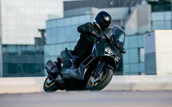 Verleihmotorrad Yamaha XMAX 300 Tech MAX+ vom Händler Motorrad Rubin GmbH & Co.KG - Bild 2