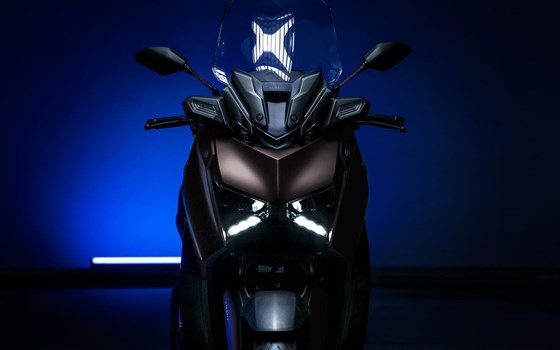 Verleihmotorrad Yamaha XMAX 300 Tech MAX+ vom Händler Motorrad Rubin GmbH & Co.KG - Bild 24