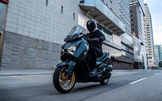 Verleihmotorrad Yamaha XMAX 300 Tech MAX+ vom Händler Motorrad Rubin GmbH & Co.KG - Bild 5