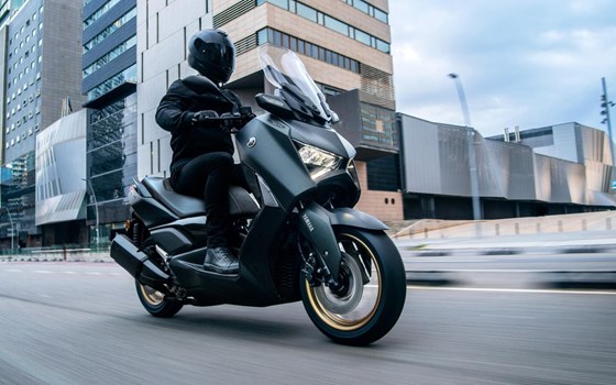 Verleihmotorrad Yamaha XMAX 300 Tech MAX+ vom Händler Motorrad Rubin GmbH & Co.KG - Bild 9