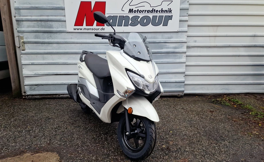 Verleihmotorrad Suzuki Burgman Street 125EX vom Händler Mansour Motorradtechnik Bild 2: Verleihmotorrad Suzuki Burgman Street 125EX vom Händler Mansour Motorradtechnik