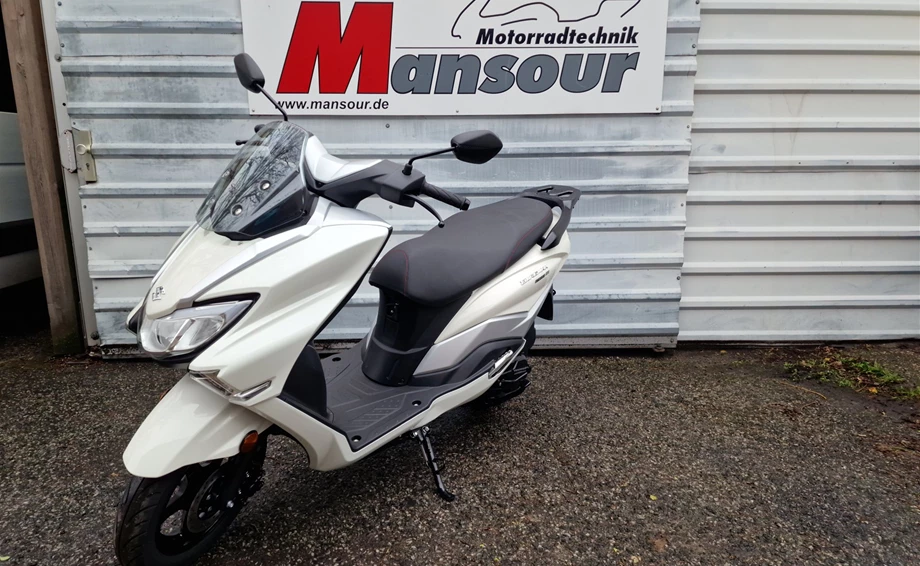 Verleihmotorrad Suzuki Burgman Street 125EX vom Händler Mansour Motorradtechnik Bild 3: Verleihmotorrad Suzuki Burgman Street 125EX vom Händler Mansour Motorradtechnik