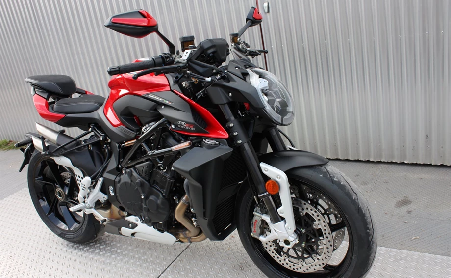 Verleihmotorrad MV Agusta Brutale 1000 RS vom Händler Zweirad Mildner Bild 2: Verleihmotorrad MV Agusta Brutale 1000 RS vom Händler Zweirad Mildner