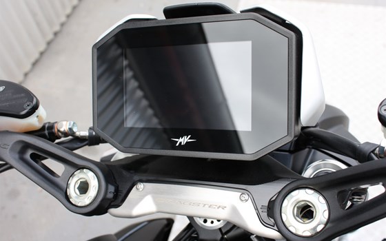 Verleihmotorrad MV Agusta Dragster 800 R vom Händler Zweirad Mildner - Bild 11 Verleihmotorrad MV Agusta Dragster 800 R vom Händler Zweirad Mildner - Bild 11