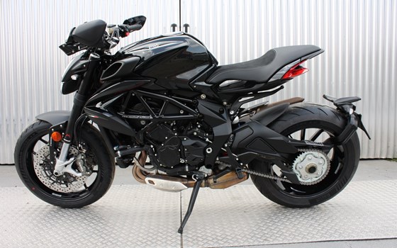 Verleihmotorrad MV Agusta Dragster 800 R vom Händler Zweirad Mildner - Bild 13 Verleihmotorrad MV Agusta Dragster 800 R vom Händler Zweirad Mildner - Bild 13