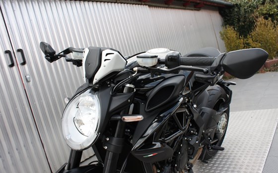Verleihmotorrad MV Agusta Dragster 800 R vom Händler Zweirad Mildner - Bild 16 Verleihmotorrad MV Agusta Dragster 800 R vom Händler Zweirad Mildner - Bild 16