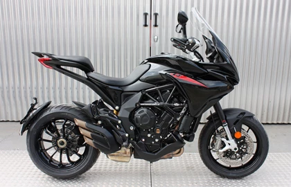 Leihmotorrad MV Agusta Turismo Veloce 800 R Leihmotorrad MV Agusta Turismo Veloce 800 R