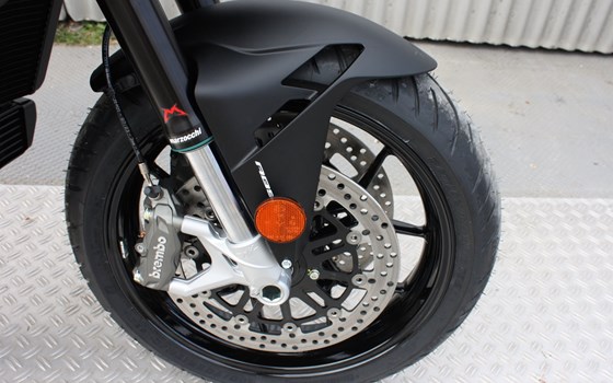 Verleihmotorrad MV Agusta Turismo Veloce 800 R vom Händler Zweirad Mildner - Bild 5 Verleihmotorrad MV Agusta Turismo Veloce 800 R vom Händler Zweirad Mildner - Bild 5