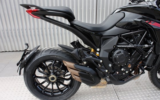 Verleihmotorrad MV Agusta Turismo Veloce 800 R vom Händler Zweirad Mildner - Bild 7 Verleihmotorrad MV Agusta Turismo Veloce 800 R vom Händler Zweirad Mildner - Bild 7