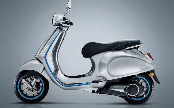 Verleihmotorrad Vespa Elettrica 70 km/h vom Händler hmf Motorräder GmbH - Bild 5