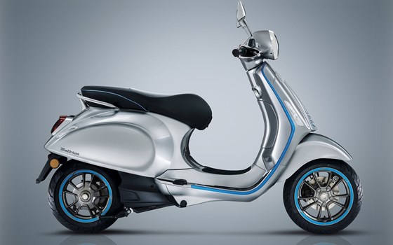 Verleihmotorrad Vespa Elettrica 70 km/h vom Händler hmf Motorräder GmbH - Bild 6