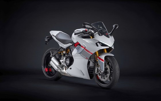 Verleihmotorrad Ducati SuperSport 950 S vom Händler O wie M Motorräder | Nachf. Sven-Olaf Timm e.K. - Bild 2 Verleihmotorrad Ducati SuperSport 950 S vom Händler O wie M Motorräder | Nachf. Sven-Olaf Timm e.K. - Bild 2
