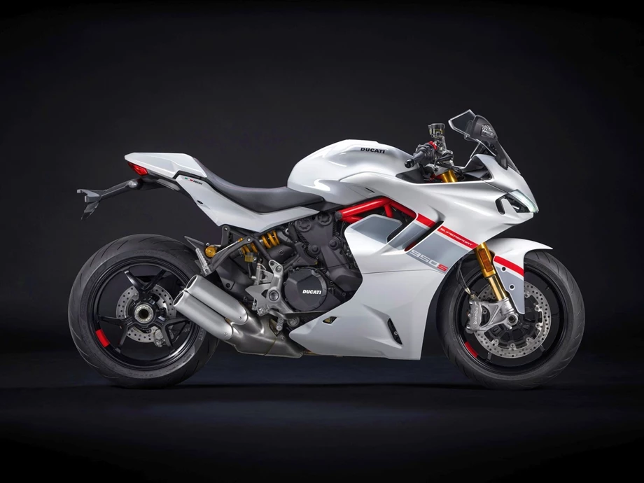 Verleihmotorrad Ducati SuperSport 950 S vom Händler O wie M Motorräder | Nachf. Sven-Olaf Timm e.K. Bild 5: Verleihmotorrad Ducati SuperSport 950 S vom Händler O wie M Motorräder | Nachf. Sven-Olaf Timm e.K.