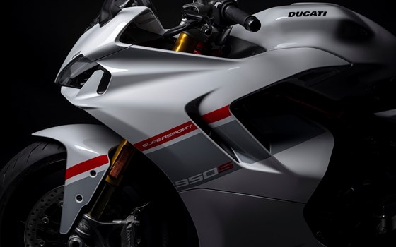 Verleihmotorrad Ducati SuperSport 950 S vom Händler O wie M Motorräder | Nachf. Sven-Olaf Timm e.K. - Bild 7 Verleihmotorrad Ducati SuperSport 950 S vom Händler O wie M Motorräder | Nachf. Sven-Olaf Timm e.K. - Bild 7