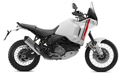 Leihmotorrad Ducati DesertX