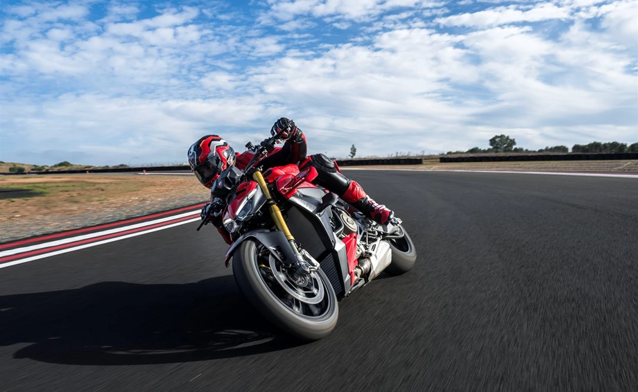 Verleihmotorrad Ducati Streetfighter V4 S vom Händler O wie M Motorräder | Nachf. Sven-Olaf Timm e.K. Bild 11: Verleihmotorrad Ducati Streetfighter V4 S vom Händler O wie M Motorräder | Nachf. Sven-Olaf Timm e.K.