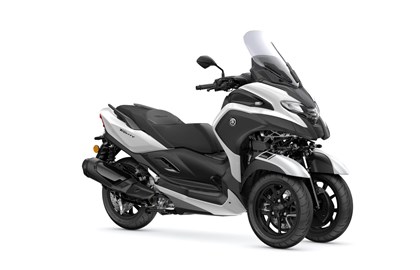 Leihmotorrad Yamaha Tricity 300 Airbag