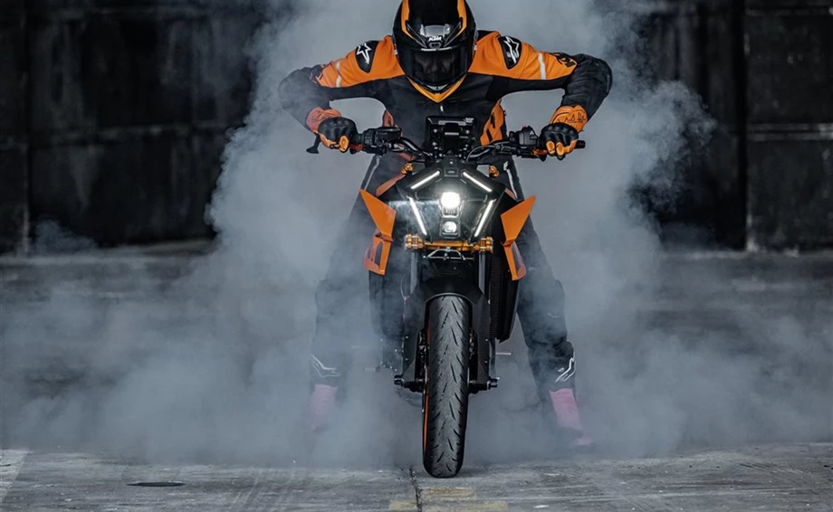 Verleihmotorrad KTM 990 Duke vom Händler Road Star Motorcycles GmbH Bild 9: Verleihmotorrad KTM 990 Duke vom Händler Road Star Motorcycles GmbH