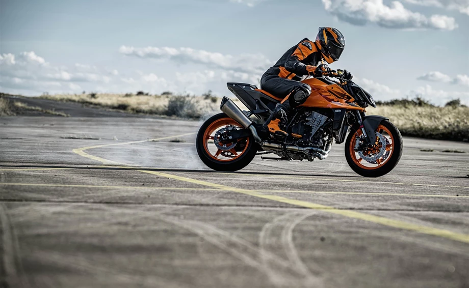 Verleihmotorrad KTM 990 Duke vom Händler Motorrad Rubin GmbH & Co.KG Bild 6: Verleihmotorrad KTM 990 Duke vom Händler Motorrad Rubin GmbH & Co.KG