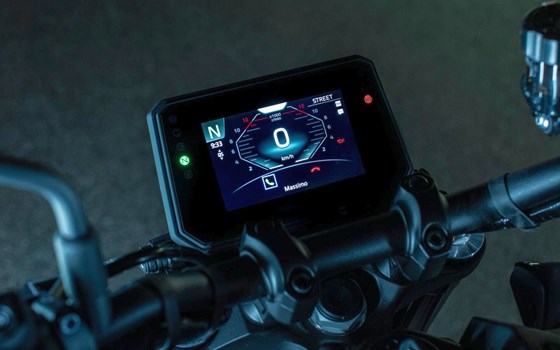 Verleihmotorrad Yamaha MT-09 vom Händler Motorrad Rubin GmbH & Co.KG - Bild 4 Verleihmotorrad Yamaha MT-09 vom Händler Motorrad Rubin GmbH & Co.KG - Bild 4