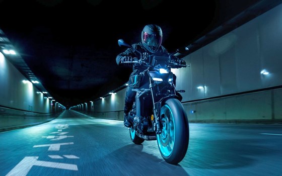 Verleihmotorrad Yamaha MT-09 vom Händler Motorrad Rubin GmbH & Co.KG - Bild 5 Verleihmotorrad Yamaha MT-09 vom Händler Motorrad Rubin GmbH & Co.KG - Bild 5