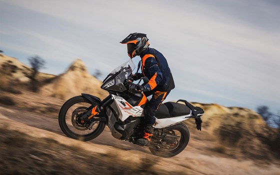 Verleihmotorrad KTM 790 Adventure vom Händler Zweiradcenter Bernhardt - Bild 4