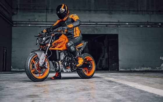 Verleihmotorrad KTM 990 Duke vom Händler Zweiradcenter Bernhardt - Bild 23