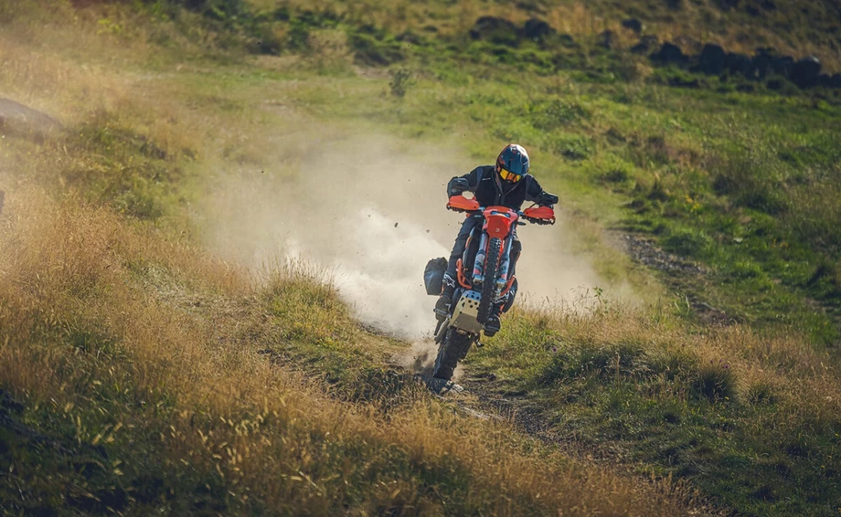 Verleihmotorrad KTM 690 Enduro R vom Händler Zweiradcenter Bernhardt Bild 7: Verleihmotorrad KTM 690 Enduro R vom Händler Zweiradcenter Bernhardt